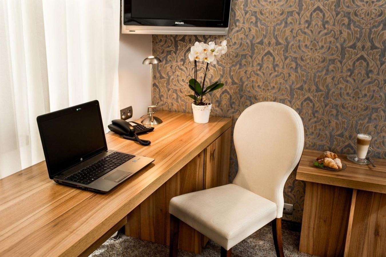 Tulip Hotels - Wroclaw Patio Ngoại thất bức ảnh