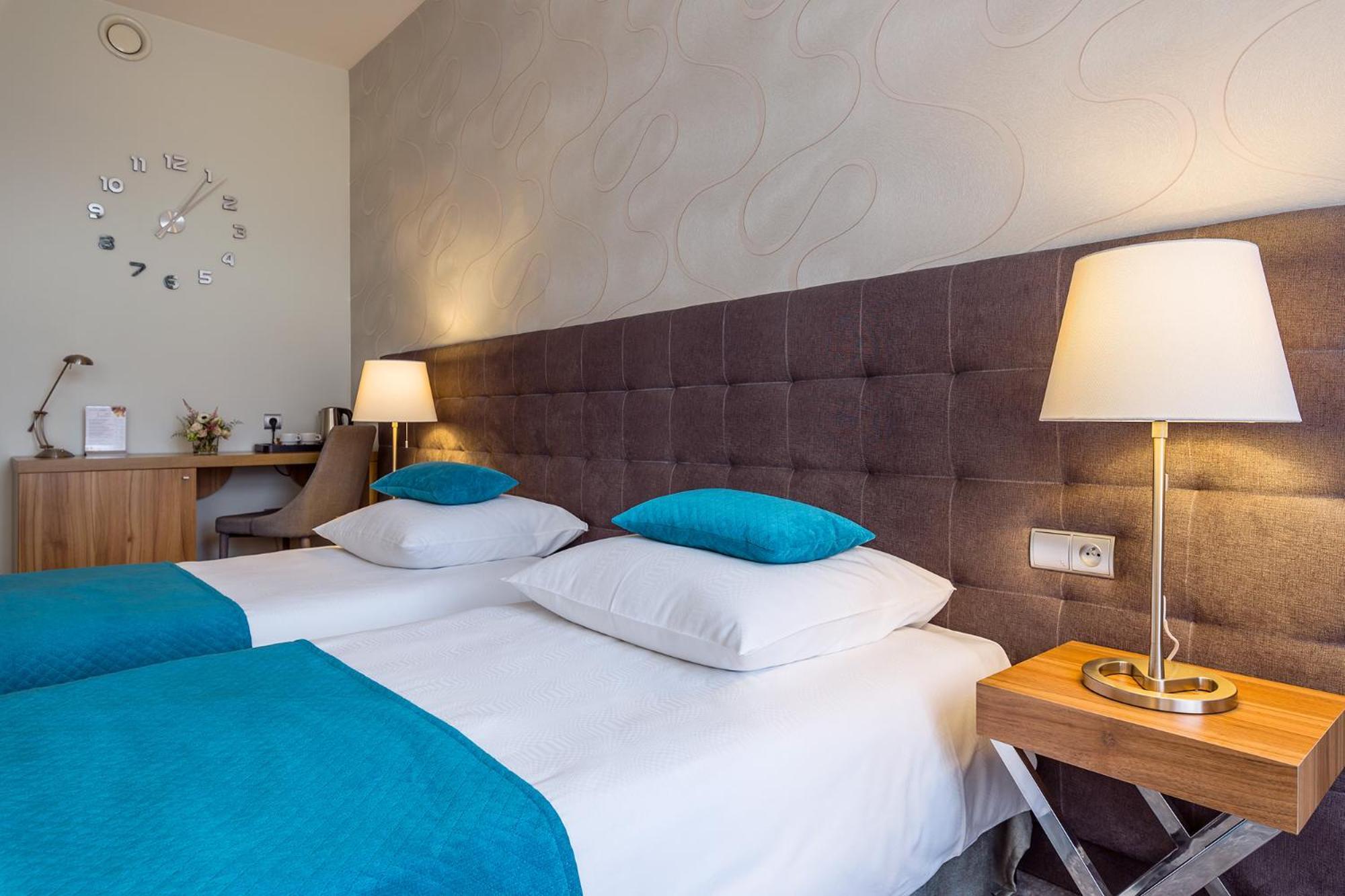 Tulip Hotels - Wroclaw Patio Ngoại thất bức ảnh