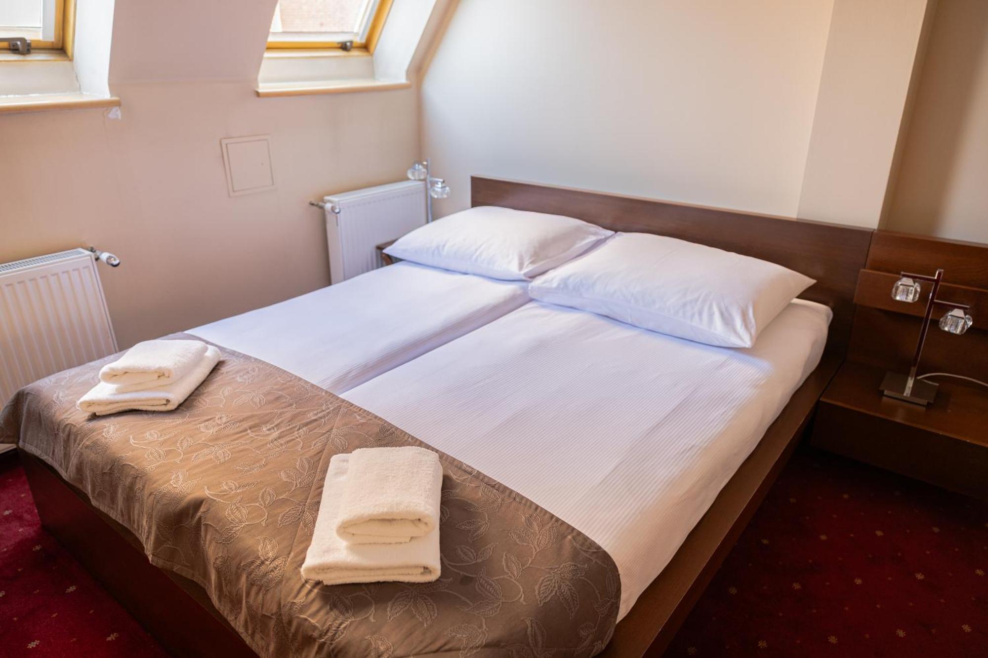 Tulip Hotels - Wroclaw Patio Ngoại thất bức ảnh