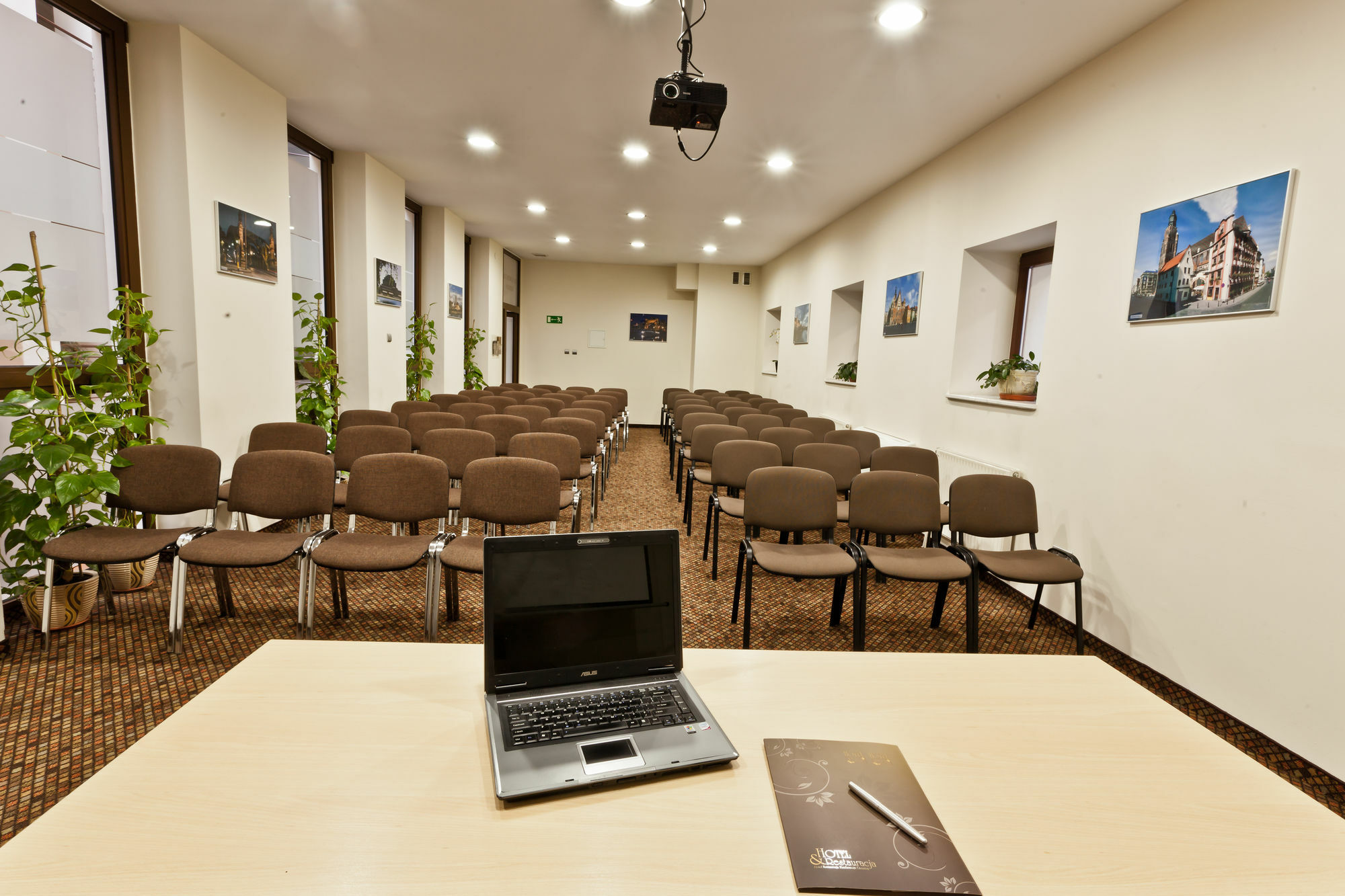 Tulip Hotels - Wroclaw Patio Ngoại thất bức ảnh